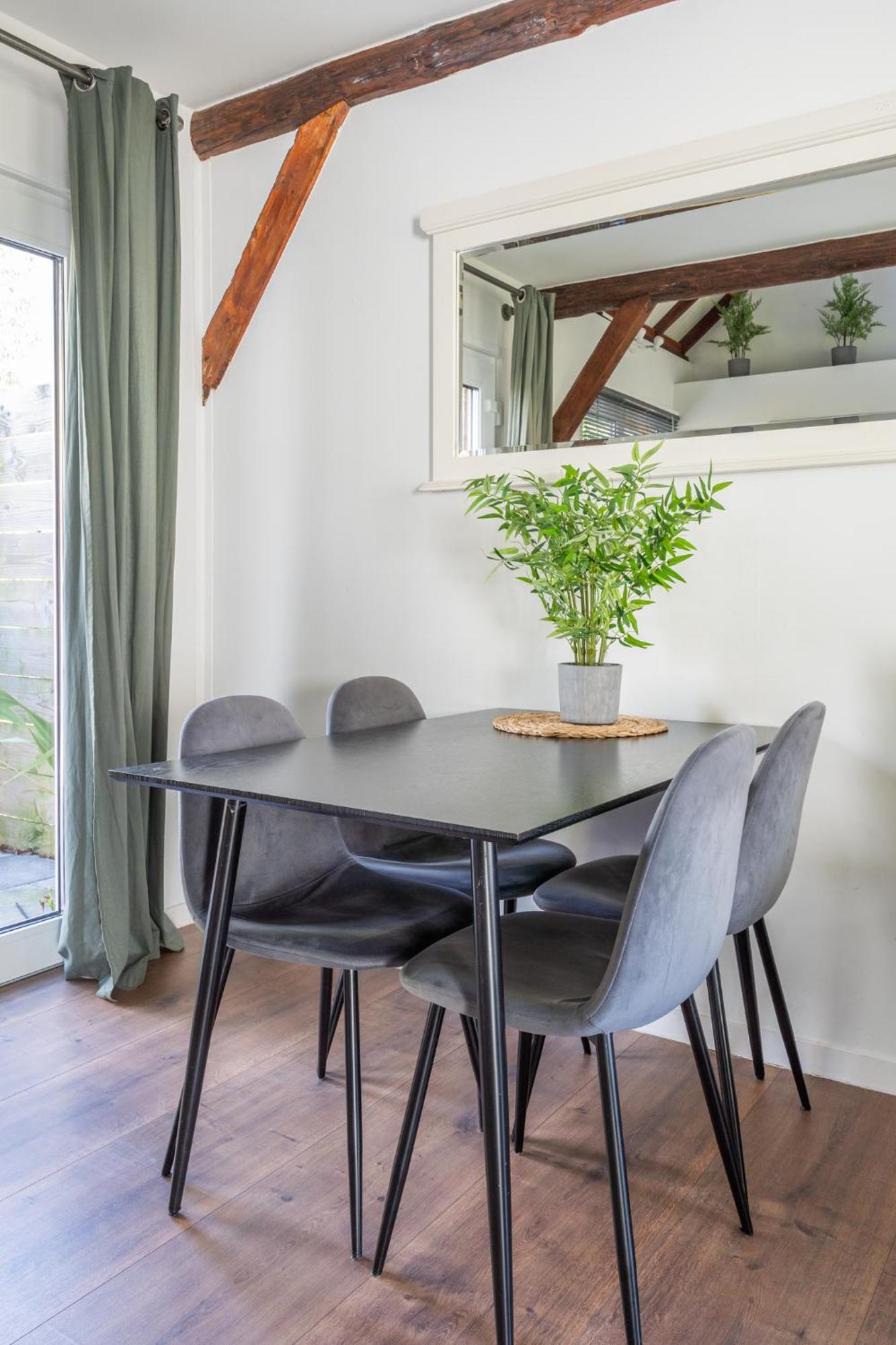 Gezellig Vakantiehuis In Wolphaartsdijk Bij Het Veerse Meer Luaran gambar
